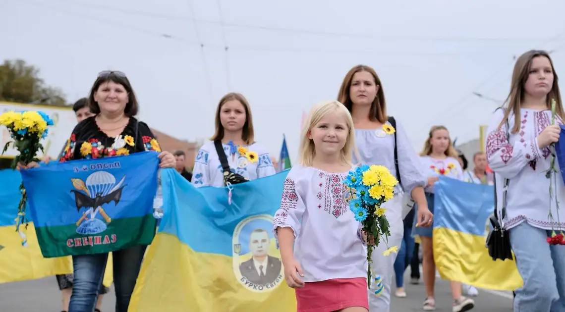 У Кропивницькому близько двох сотень людей долучилися до ходи пам'яті (ФОТОРЕПОРТАЖ) фото 1