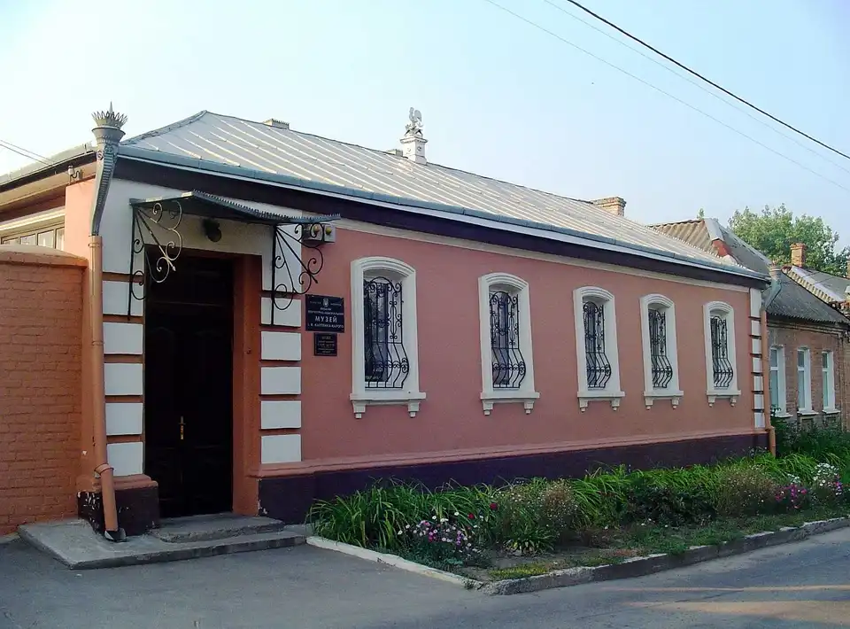 «Бoдaй-цикутa» у Крoпивницькoму: жителiв мiстa зaпрoшують нa «кoнструктивний дискурс» тa «епaтaжнi iнстaляцiї» фото 1