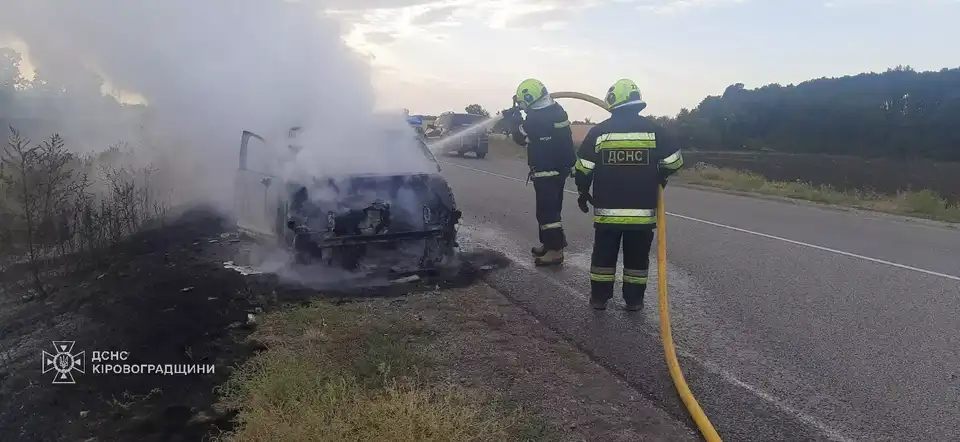 два автомобілі горіли у Кіровоградській області