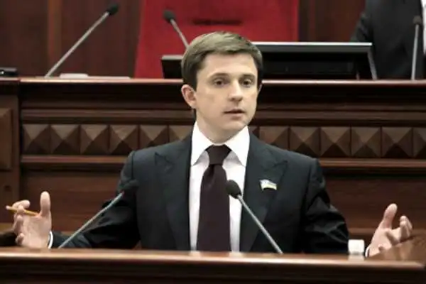 «Кіровоградський» нардеп Довгий хоче позбавитись імунітету фото 1