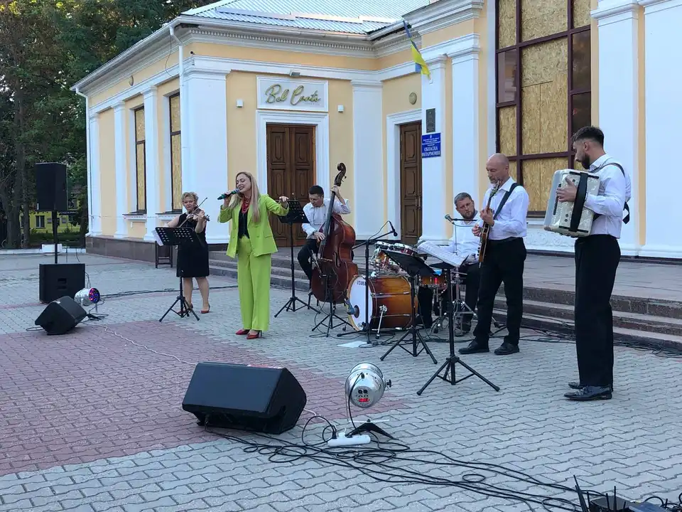 благодійні концерти, щоб відремонтувати філармонію у Кропивницькому