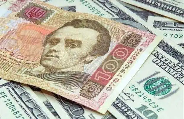Курс валюти в Україні подолав психологічну позначку фото 1