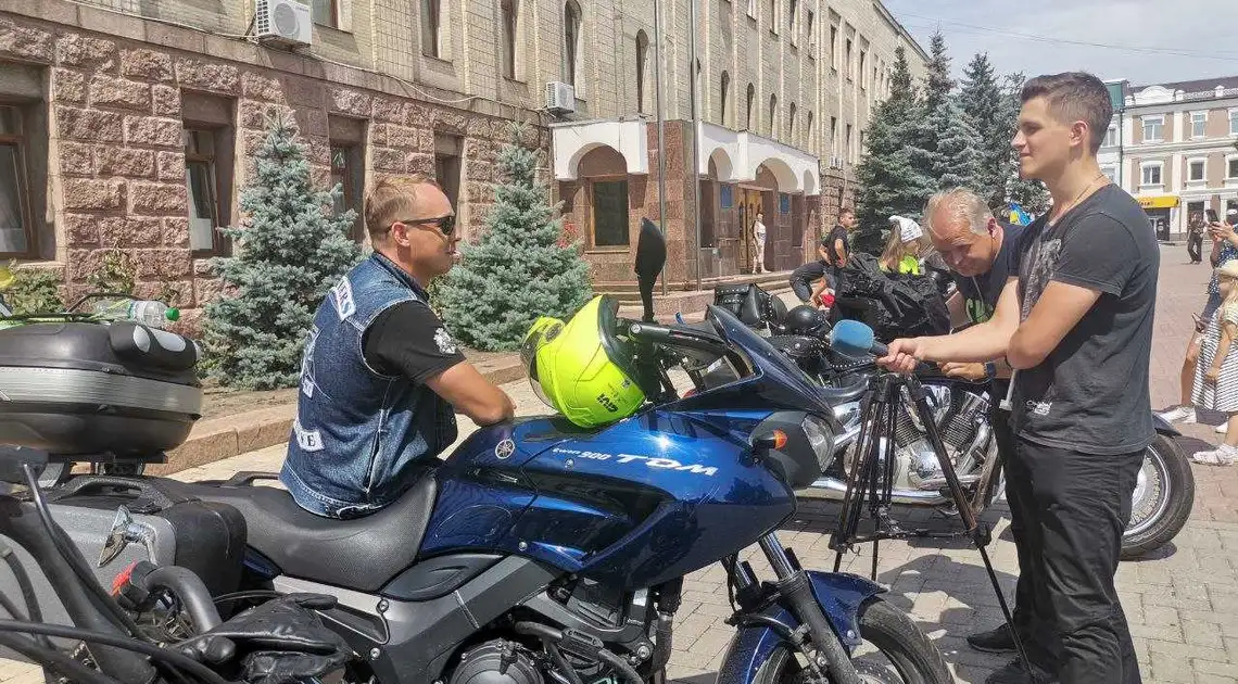 Пів сотні байкерів з усієї України з’їхалися до Кропивницького (ФОТО) фото 1