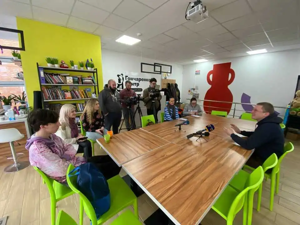 Переселенець з Маріуполя розповів про місяць життя у блокаді та під обстрілами