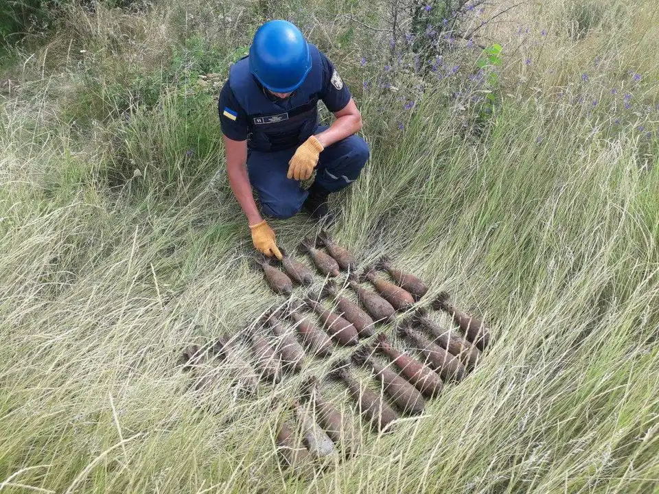 На Кіpовогpадщині сапеpи знищили 24 мінометні міни часів Дpугої світової (ФОТО) фото 1