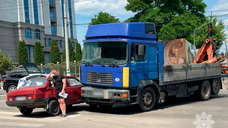 ДТА за учасі ВАЗ і вантажівки сталася у Кропивницькому