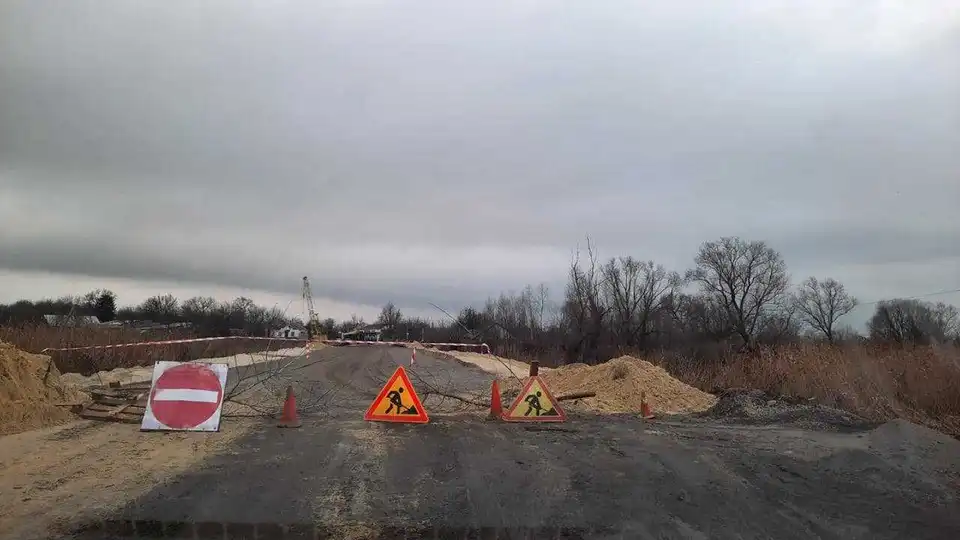 У Великій Висці через ремонт мосту знову перекрили рух транспорту (схема об’їзду)