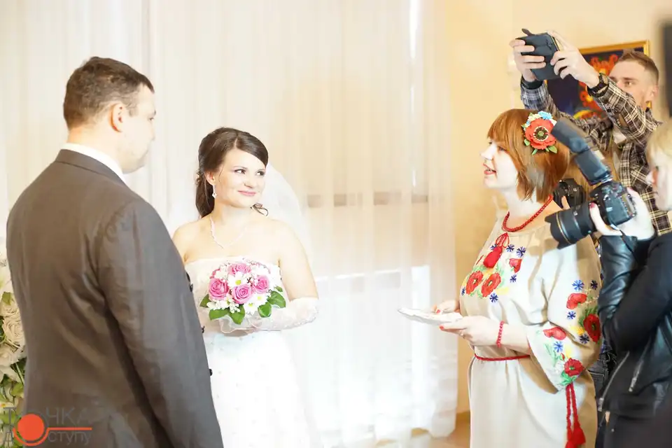Шлюб за добу: дві пари у Кропивницькому вперше скористалися унікальним сервісом для одруження (ФОТОРЕПОРТАЖ)
