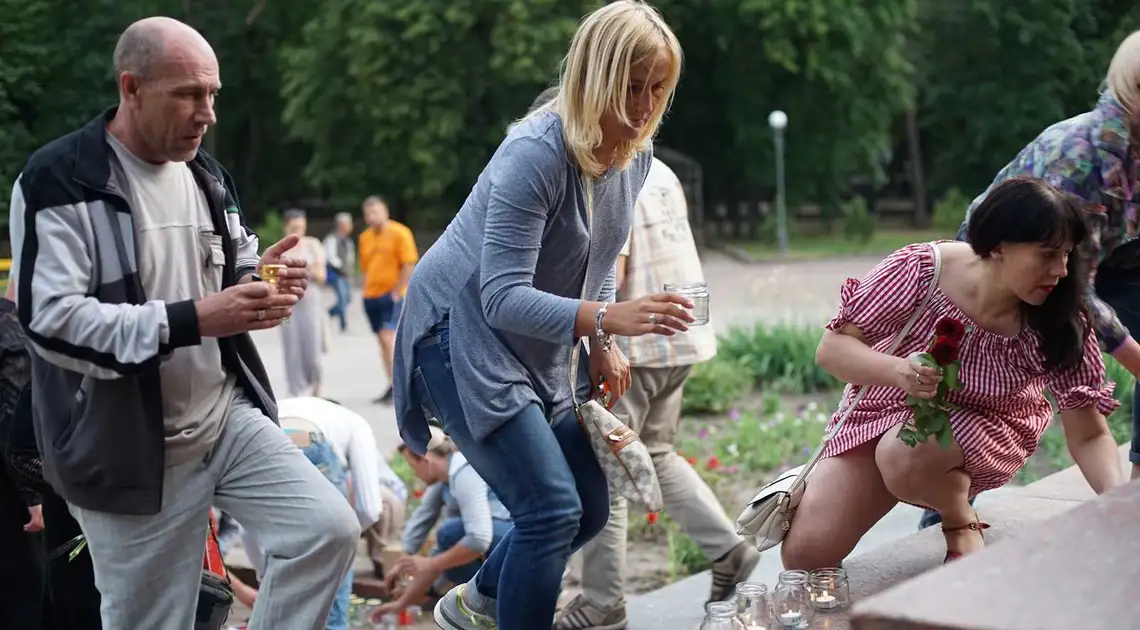 У Кропивницькому вшанували воїнів АТО, загиблих у збитому в Луганську ІЛ-76 (ФОТО) фото 1