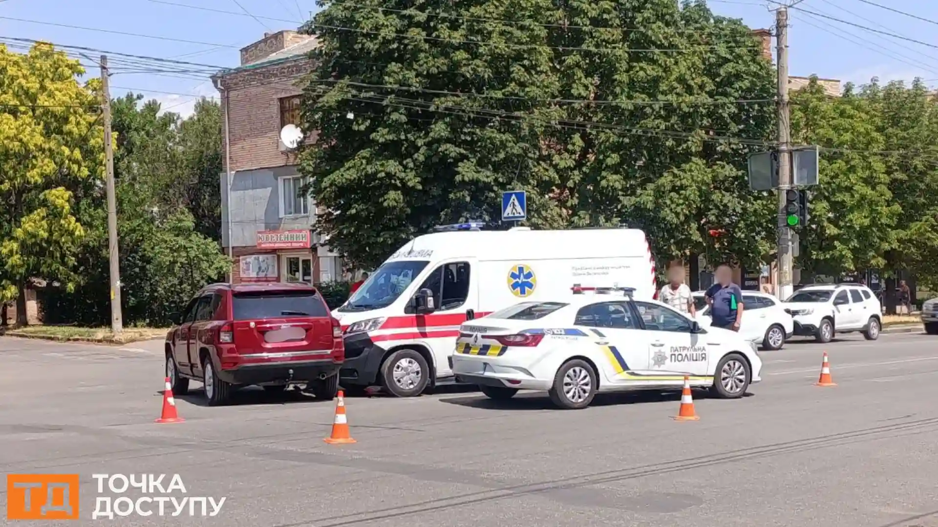 У Кропивницькому зіткнулися "швидка" та Jeep