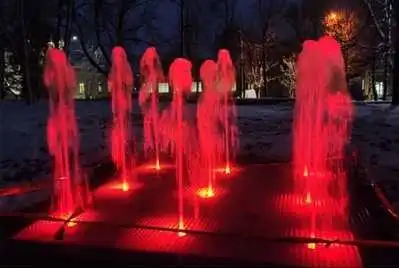 У місті на Кіровоградщині з'явився різнокольоровий фонтан (ФОТО) фото 2