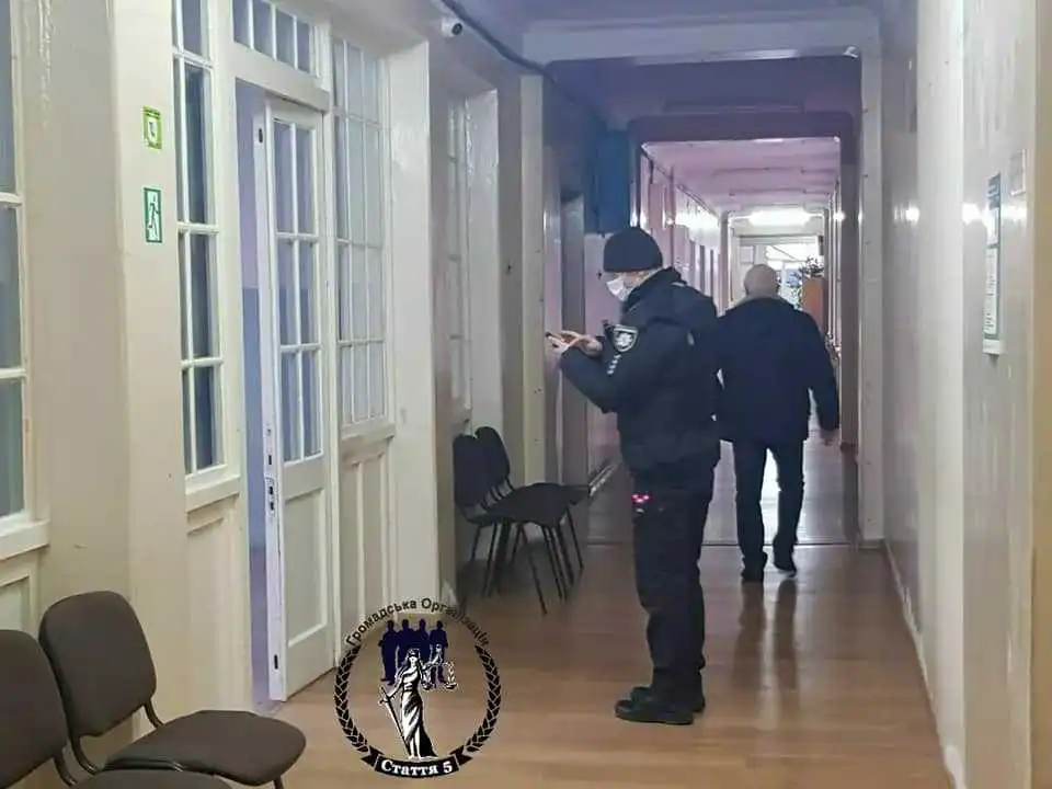 У Світловодську міському голові під двері кабінету кинули гранату (ОНОВЛЕНО) фото 1