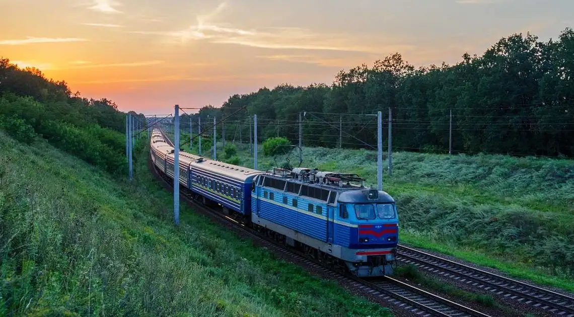 Два поїзди, які курсують через Кіровоградщину, тимчасово змінять маршрут фото 1