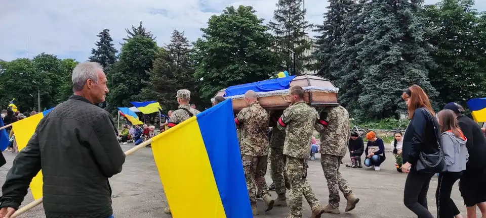 У Знам'янській громаді попрощалися із загиблим Героєм (ФОТО)