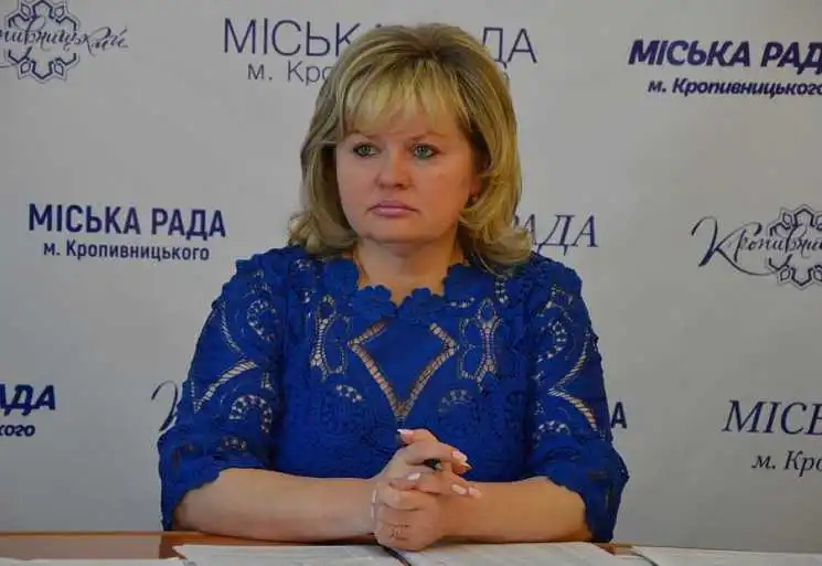 У Кpопивницькому на «гаpячій лінії» чеpгуватиме очільниця упpавління освіти