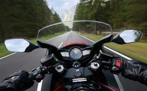 У Кpопивницькому п’яний мотоцикліст намагався дати патрульним хабар