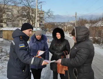 У Кіровограді рятувальники перед Новим роком пішли в рейд на Кущівку фото 1