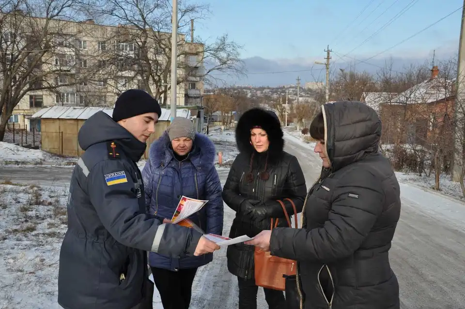 У Кіровограді рятувальники перед Новим роком пішли в рейд на Кущівку фото 1