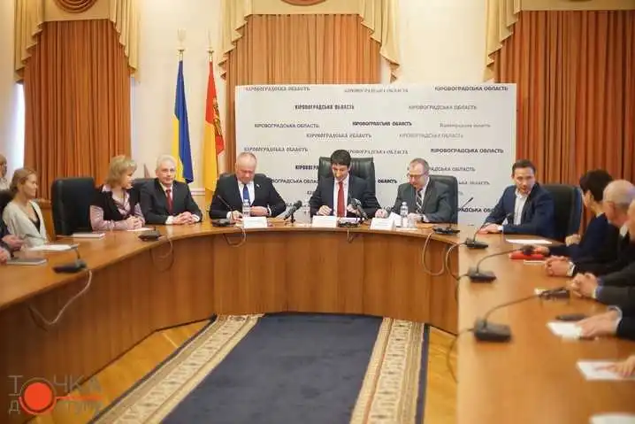 Вирішальний меморандум: у Кiровоградi з'явиться медичний унiверситет (ФОТОРЕПОРТАЖ)