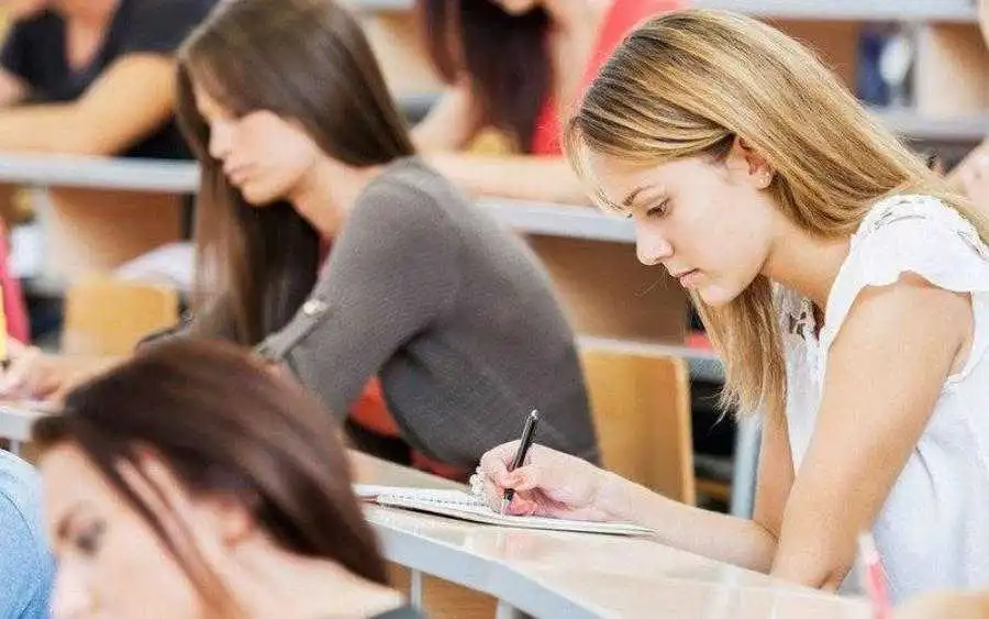 У Міносвіти назвали ТОП-10 спеціальностей, на які виділено найбільше бюджетних місць (ПЕРЕЛІК)