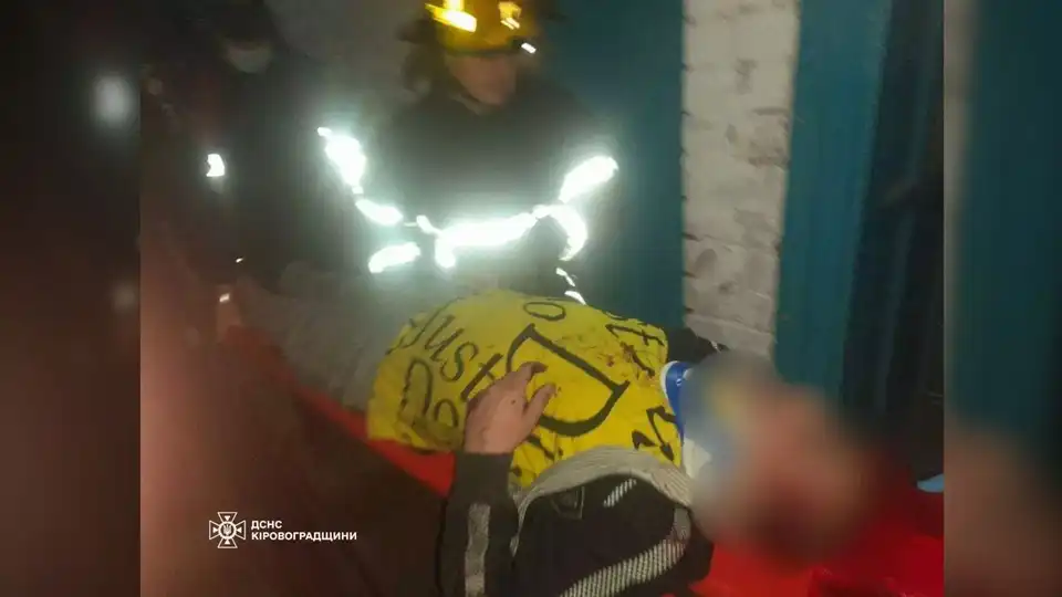 У Світловодську чоловік упав у шахту ліфта і травмувався