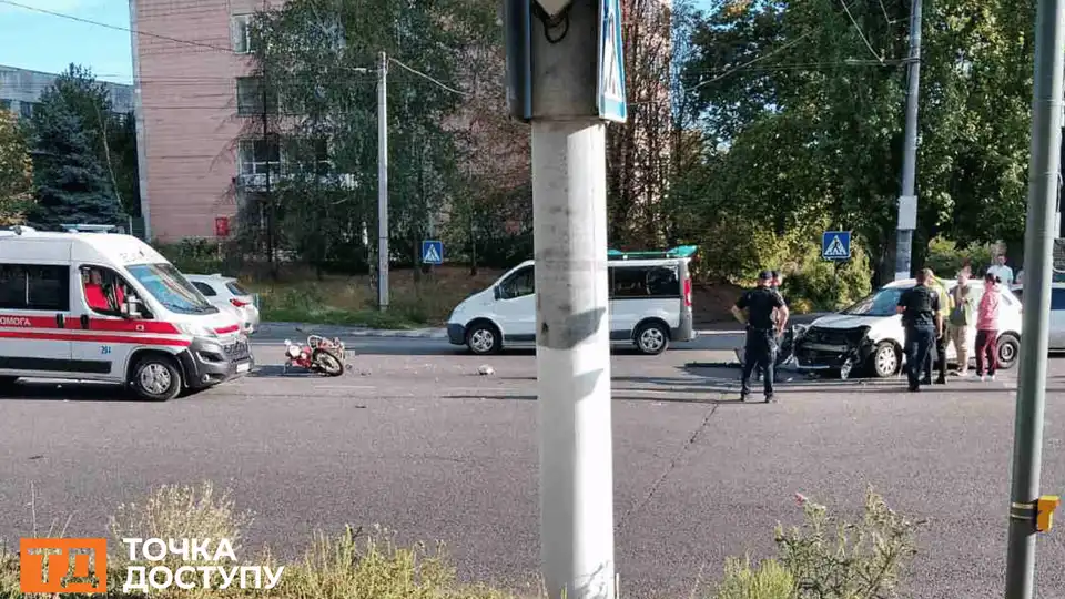 ДТП на Полтавській у Кропивницькому: травми отримав водій мотоцикла