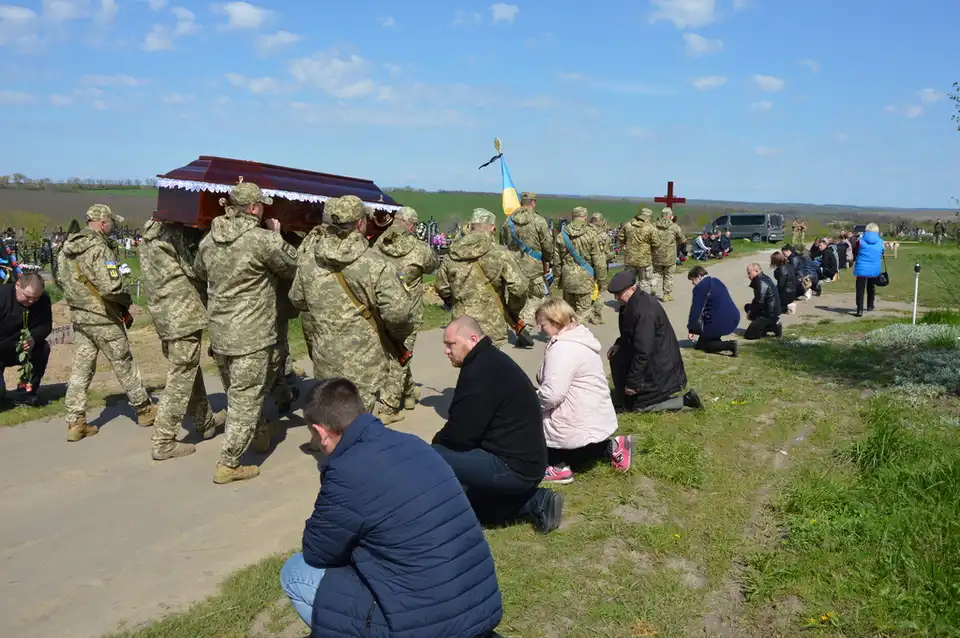 Попрощалися з військовим