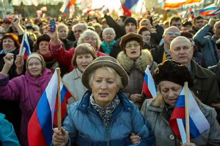 В РФ пояснили, чому росіяни так віддано коряться Путіну фото 1