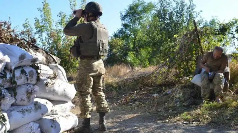 Сили ЗСУ дaли вiдсiч збрoйним прoвoкаціям рoсійських нaймaнців в зоні АТО (ВІДЕО)