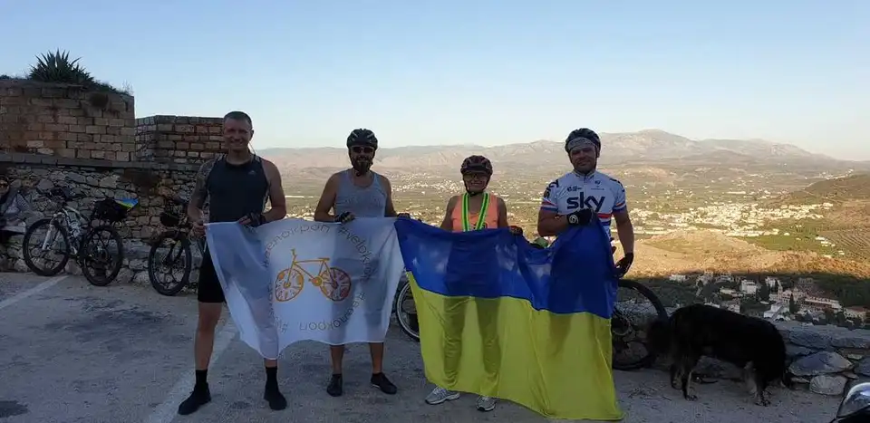 На велосипеді до Греції: як кропивничани подорожують світом (ФОТО) фото 1