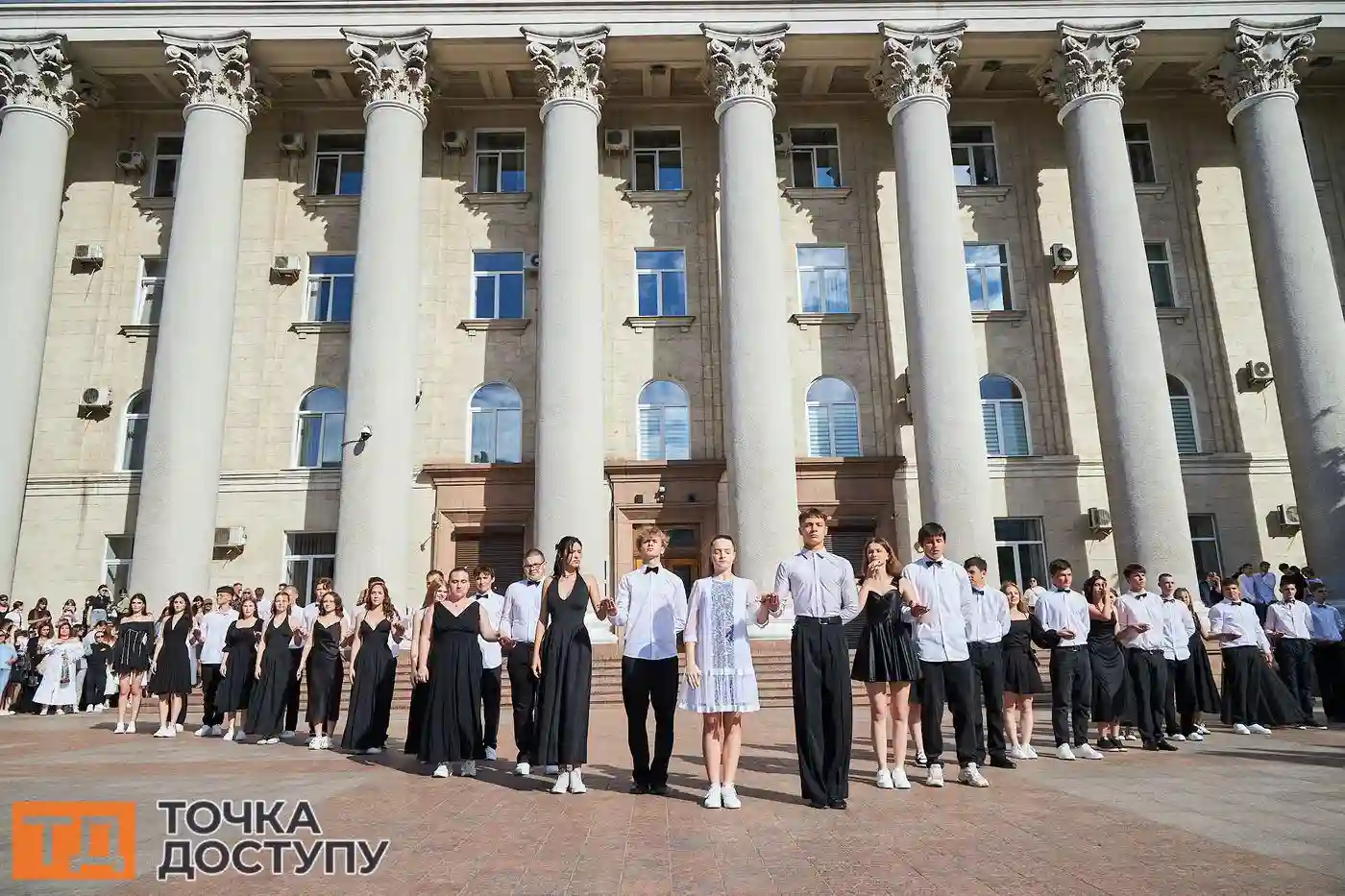 У Кропивницькому відбувся яскравий фестиваль випускних вальсів.