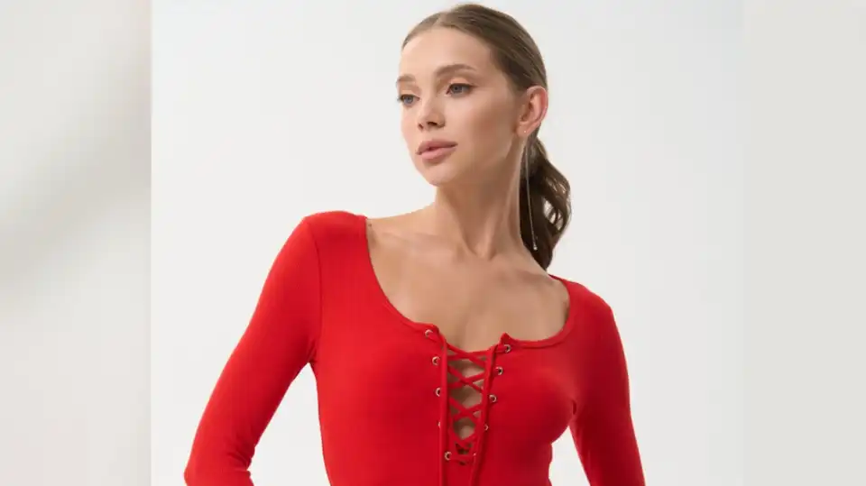 червоне боді