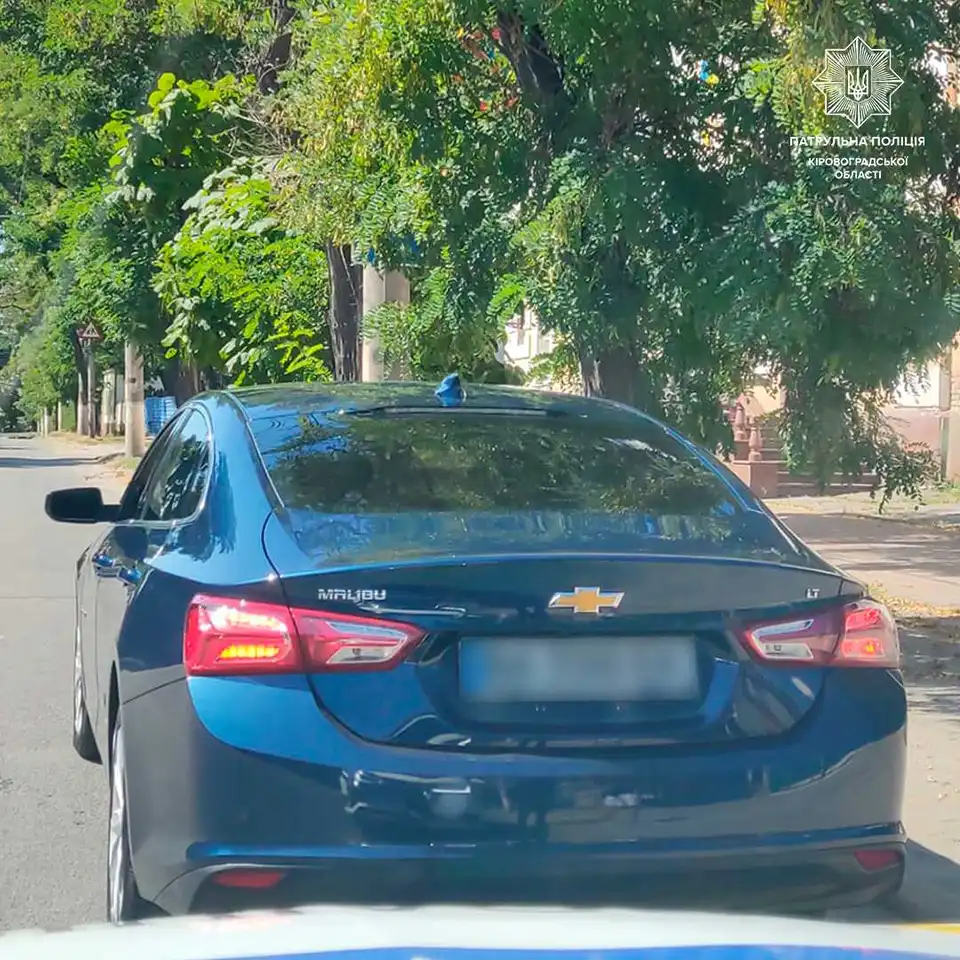 Кропивницький: патрульні виявили у водія, який порушив ПДР, посвідчення з ознаками підробки