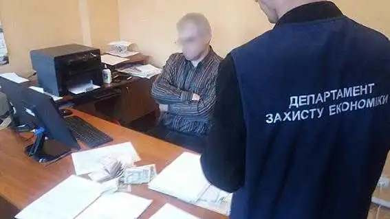 На Кіровоградщині взяли з хабарем чиновника, який замінив корумпованого колегу (ФОТО) фото 1