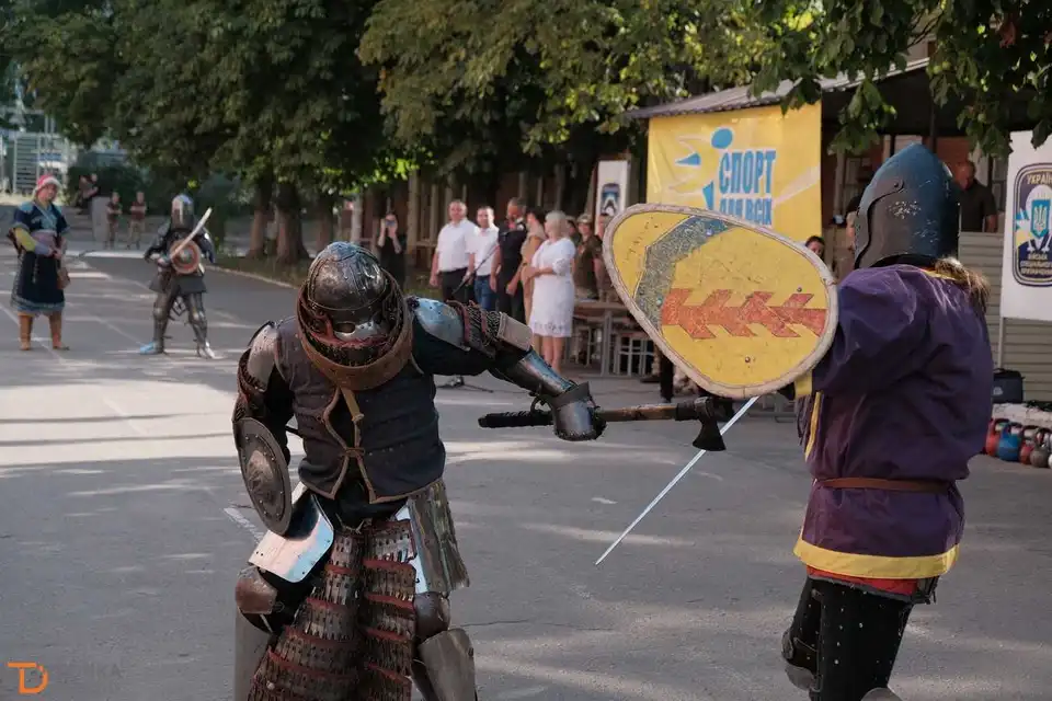 У Кропивницькому стартували змагання з крос-фіту серед військових (ФОТОРЕПОРТАЖ)