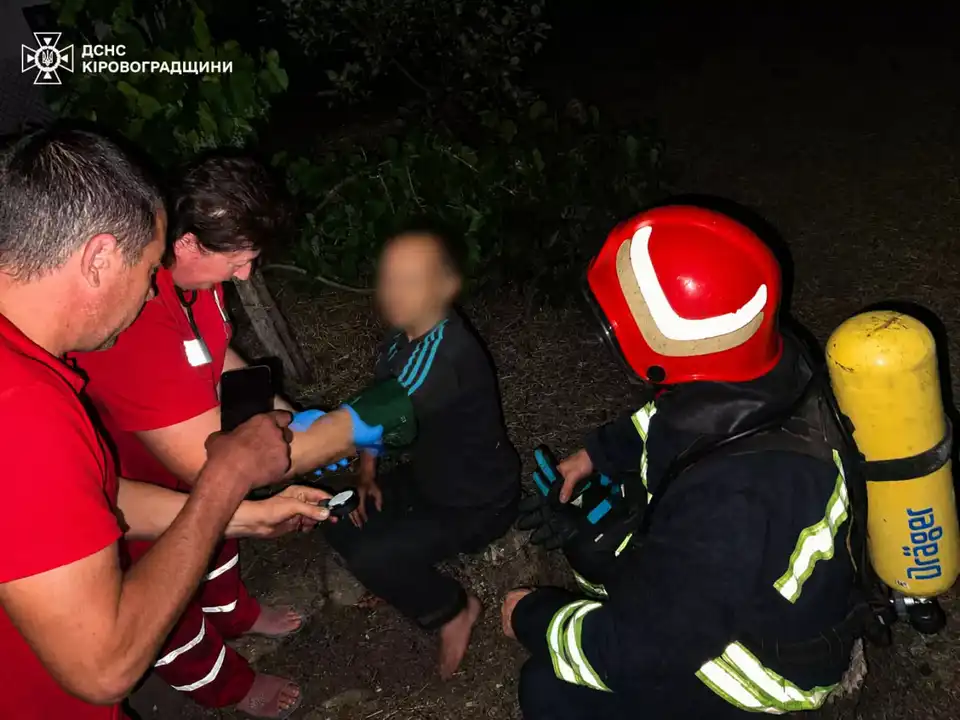 Рятувальники витягли з пожежі чоловіка у Новоукраїнському районі