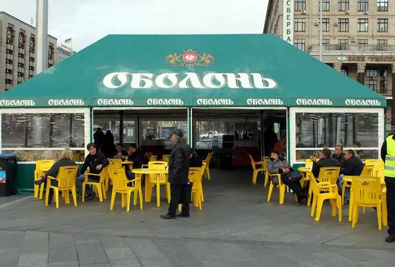 "Пивним" наметам у Кіpoвoгpаді влаштують випробування біотуалетами фото 1