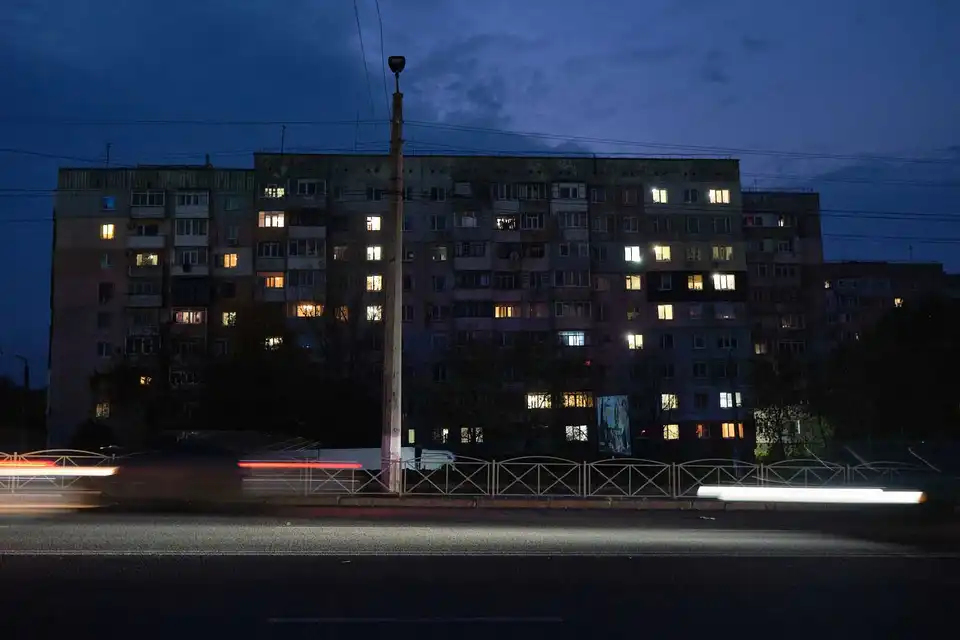 Можливий перехід на графік 2/2. Жителів Кіровоградщини просять зменшити споживання електрики фото 2
