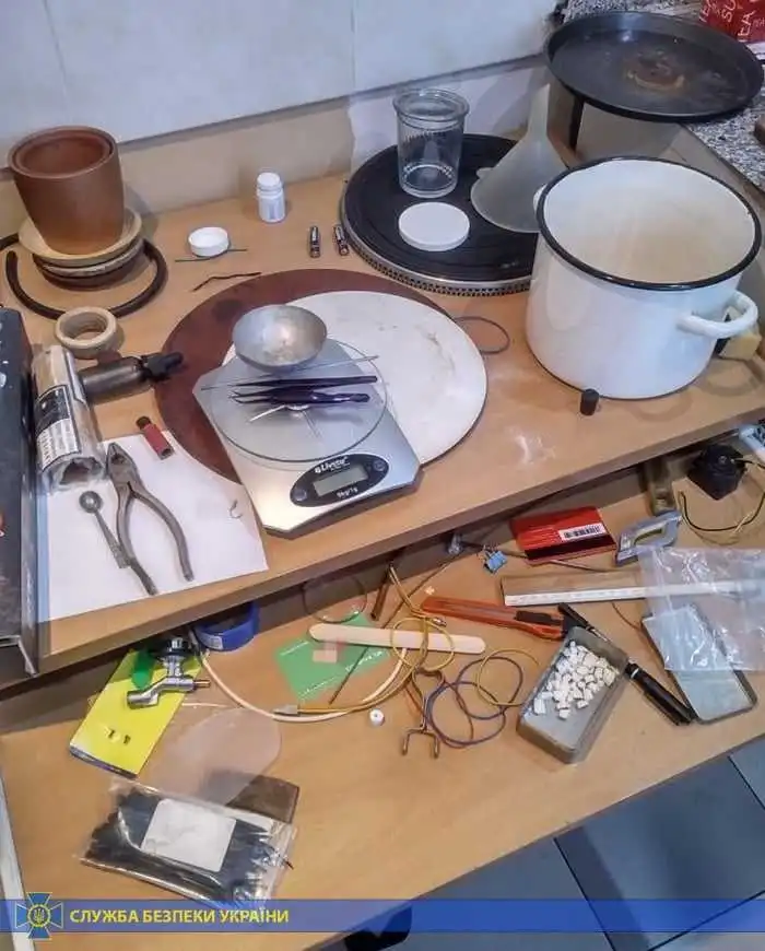 СБУ "накрила" лабораторію, з якої постачали наркотики до Кіровоградщини (ФОТО)