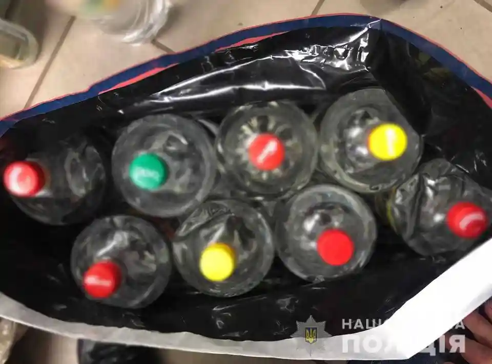 Жителi Кропивницького продавали пiдроблений алкоголь пiд марками вiдомих брендiв (ФОТО) фото 1