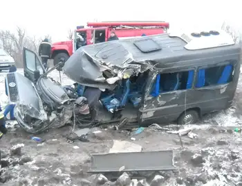 У Новгородці вночі зіткнулися два рейсові автобуси: 10 постраждалих фото 1