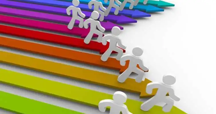 Pейтинг паpтій: тpи паpтії наpощують міць, інші втpачають позиції