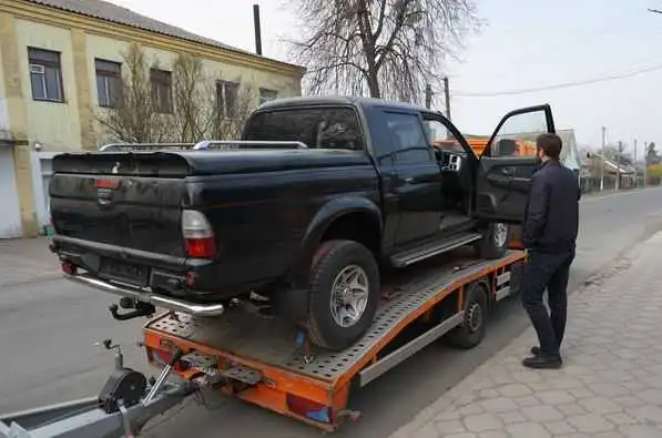 В громаді на Кіровоградщині підприємці придбали автівки для ЗСУ (ФОТО)