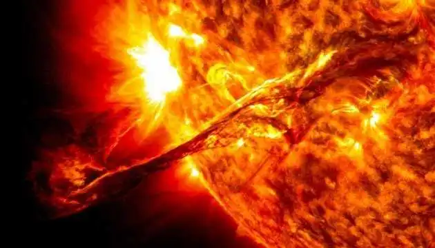 На Сонці стався потужний спалах, Землю накриють потужні сильні магнітні бурі (ВІДЕО)