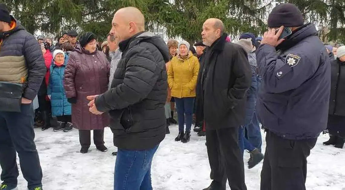 Намагання провести громадські слухання на Кіровоградщині закінчилися бійкою (ВІДЕО) фото 1