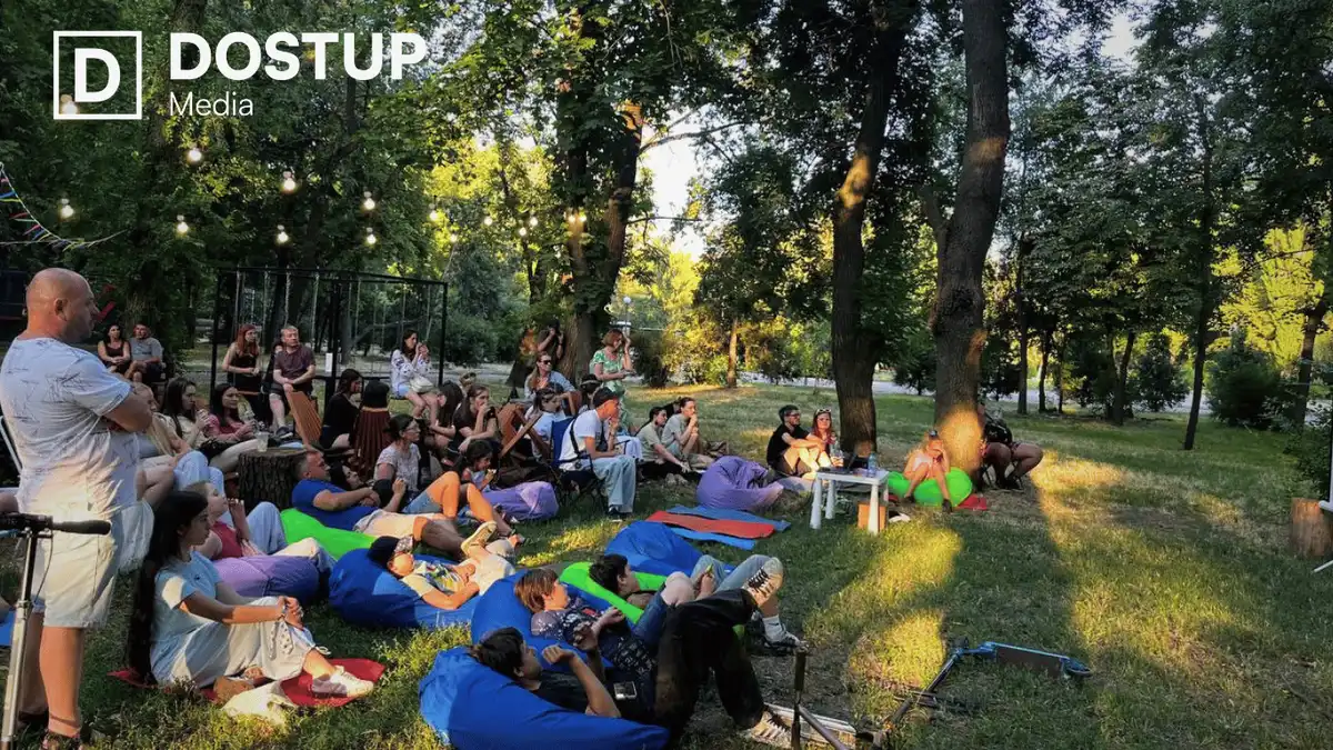 Благодійний кінопоказ та підтримка військових: "Доступ. Медіа" та фонд "Полк Святослава Хороброго" об'єднали спільноту