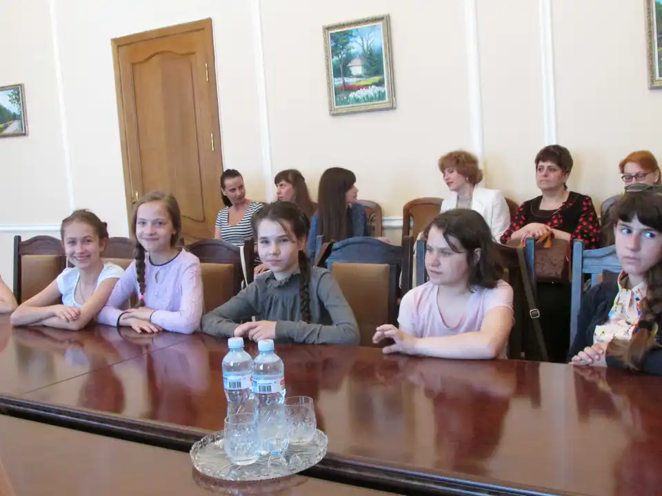 Діти однієї держави: як у Кіровограді зустрічали делегацію з Донбасу (ФOТO)