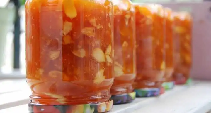 На Кіровоградщині через ботулізм заборонили продавати домашнє варення