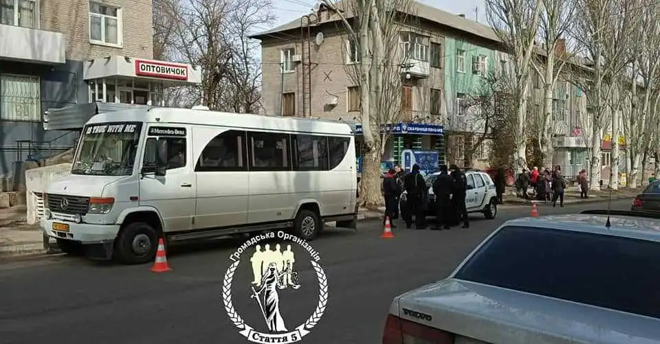 На Кіровоградщині на зупинці автобус наїхав на жінку, потерпіла загинула на місці