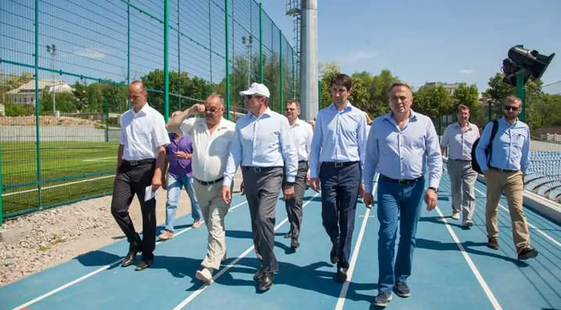 Президент НОК України Сергій Бубка - на стадіоні "Зірка" (ФОТОРЕПОРТАЖ) фото 1